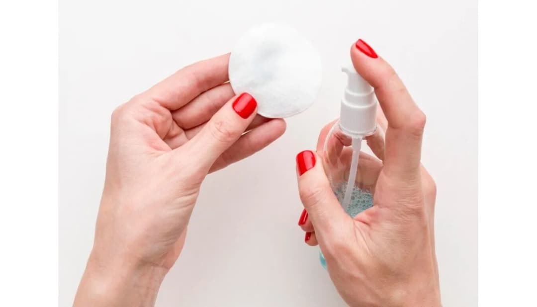 Czym zastąpić odtłuszczacz do paznokci? Oto skuteczne alternatywy Czym zastąpić odtłuszczacz do paznokci? Oto skuteczne alternatywy