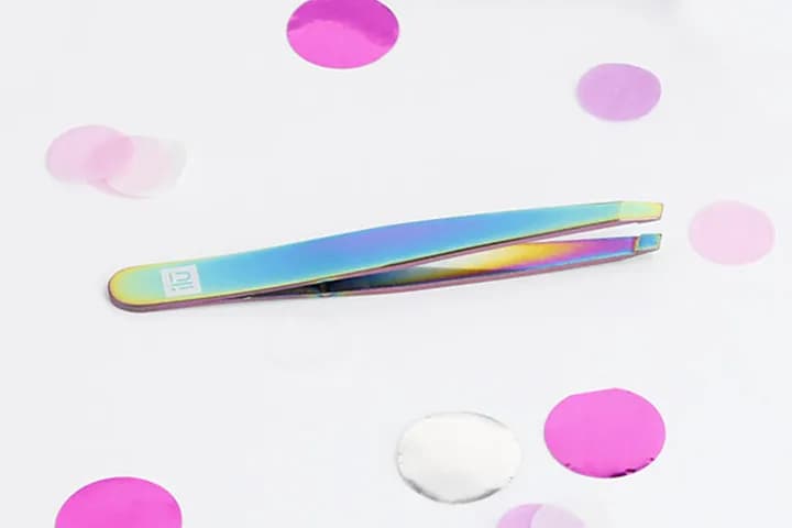 Jak wydepilować brwi: skuteczne metody i uniknięcie podrażnień